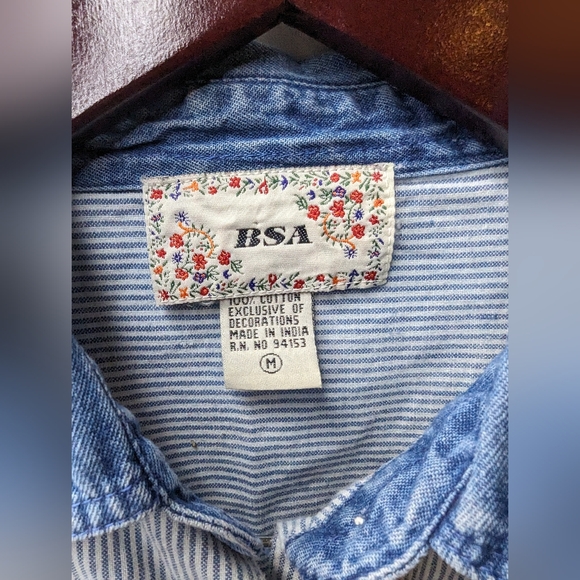 Vintage BSA Women Size Large Denim Embroidered Christmas Button Shirt Long Sleev - Picture 4 of 7